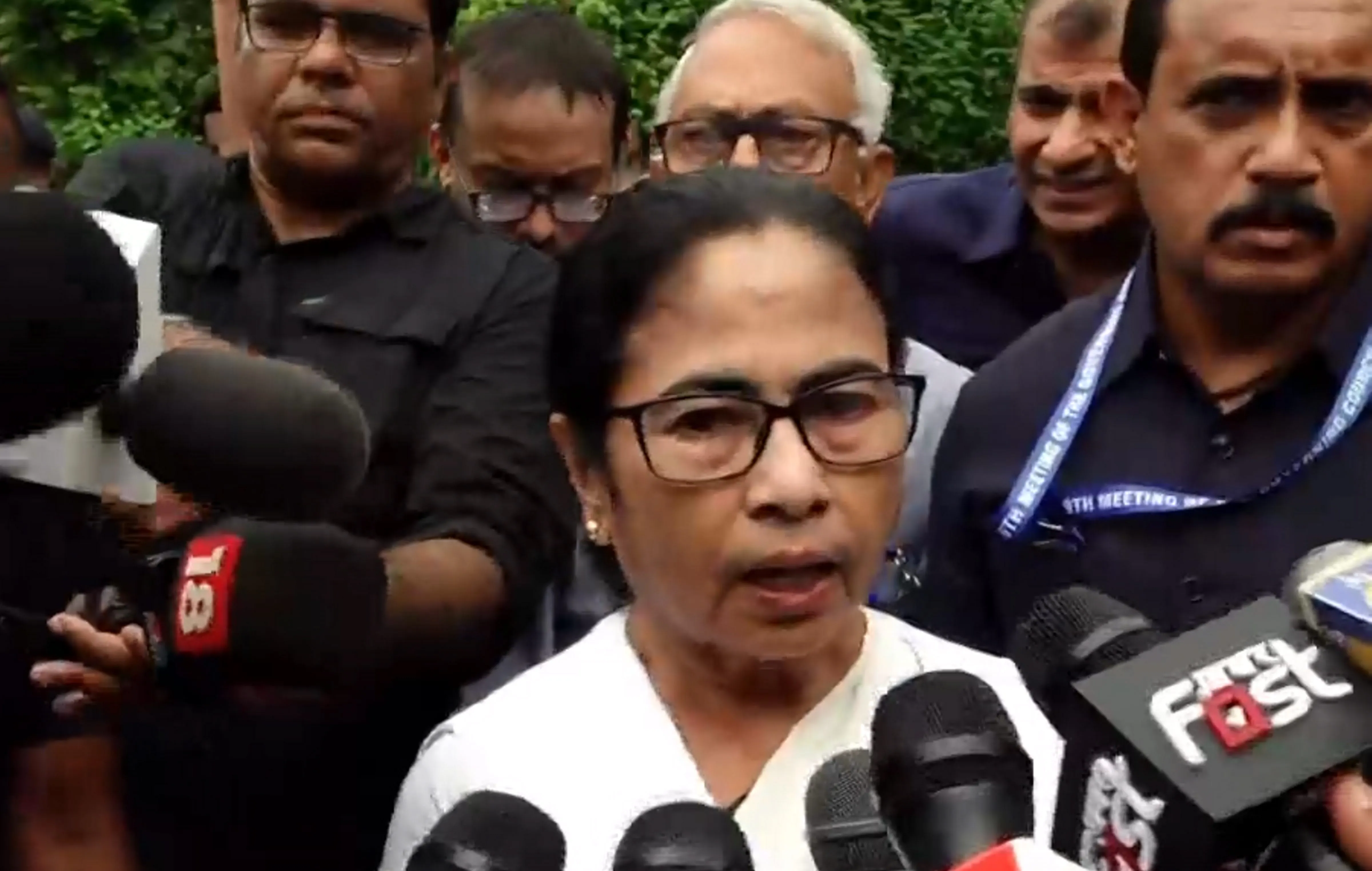 ममता बनर्जी ने नीति आयोग की बैठक से किया बहिर्गमन, कोलकाता पहुंचते ही कही ये बात