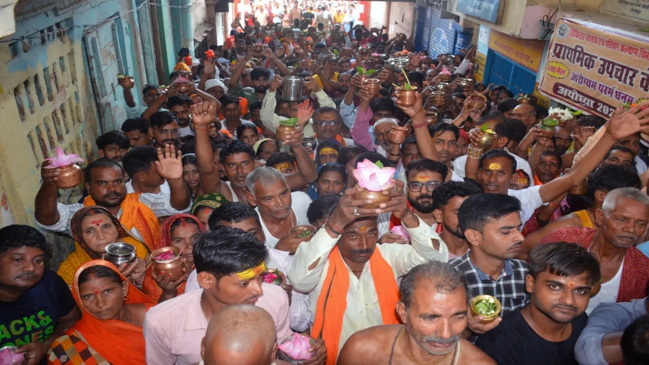 Sawan 2024: पहले सोमवार पर हर-हर महादेव से गूंजी रामनगरी 
