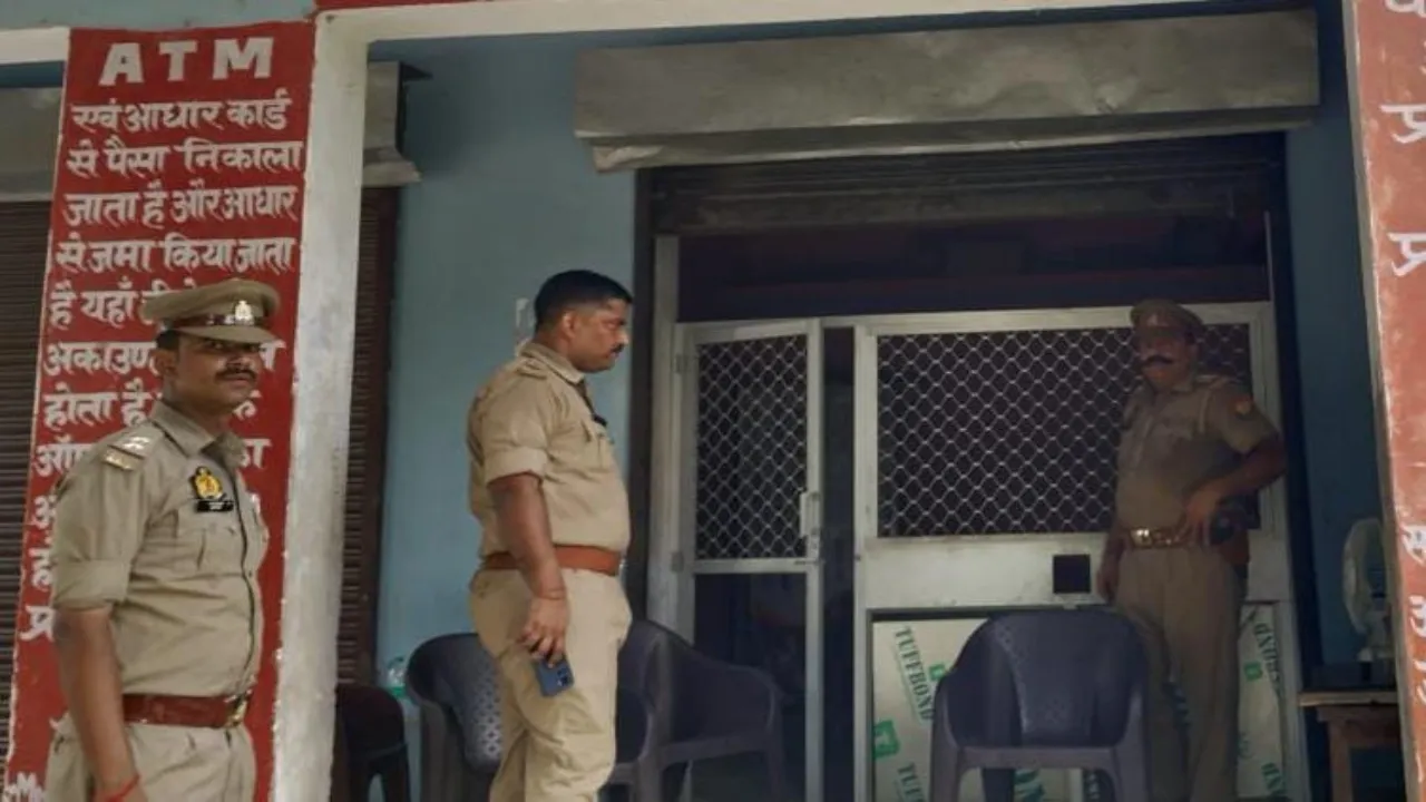 प्रतापगढ़: नकाबपोश बदमाशों का बीओबी ग्राहक सेवा केंद्र पर धावा, संचालिका घायल