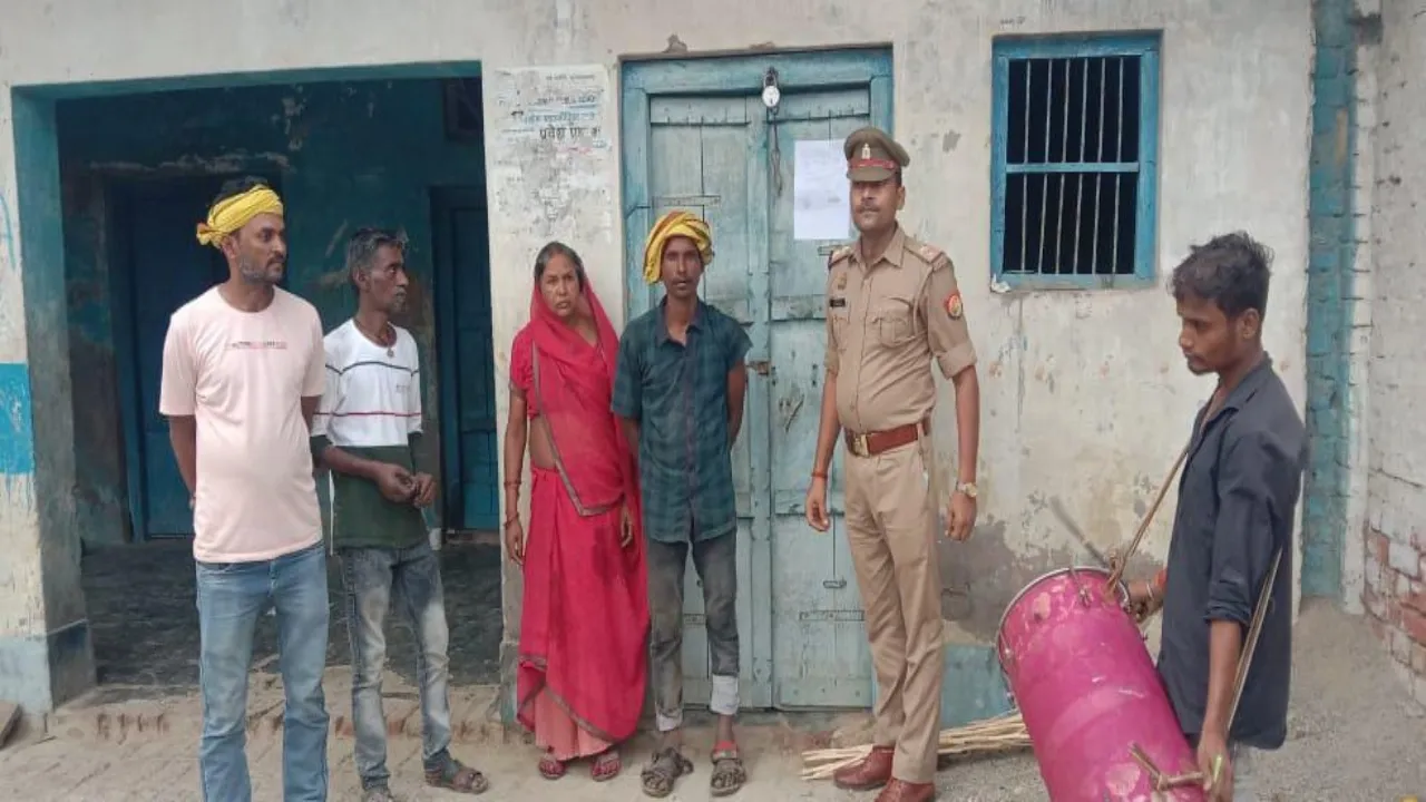 ढोल-नगाड़े लेकर अपराधियों के घर पहुंची अमेठी पुलिस, किया ये काम  