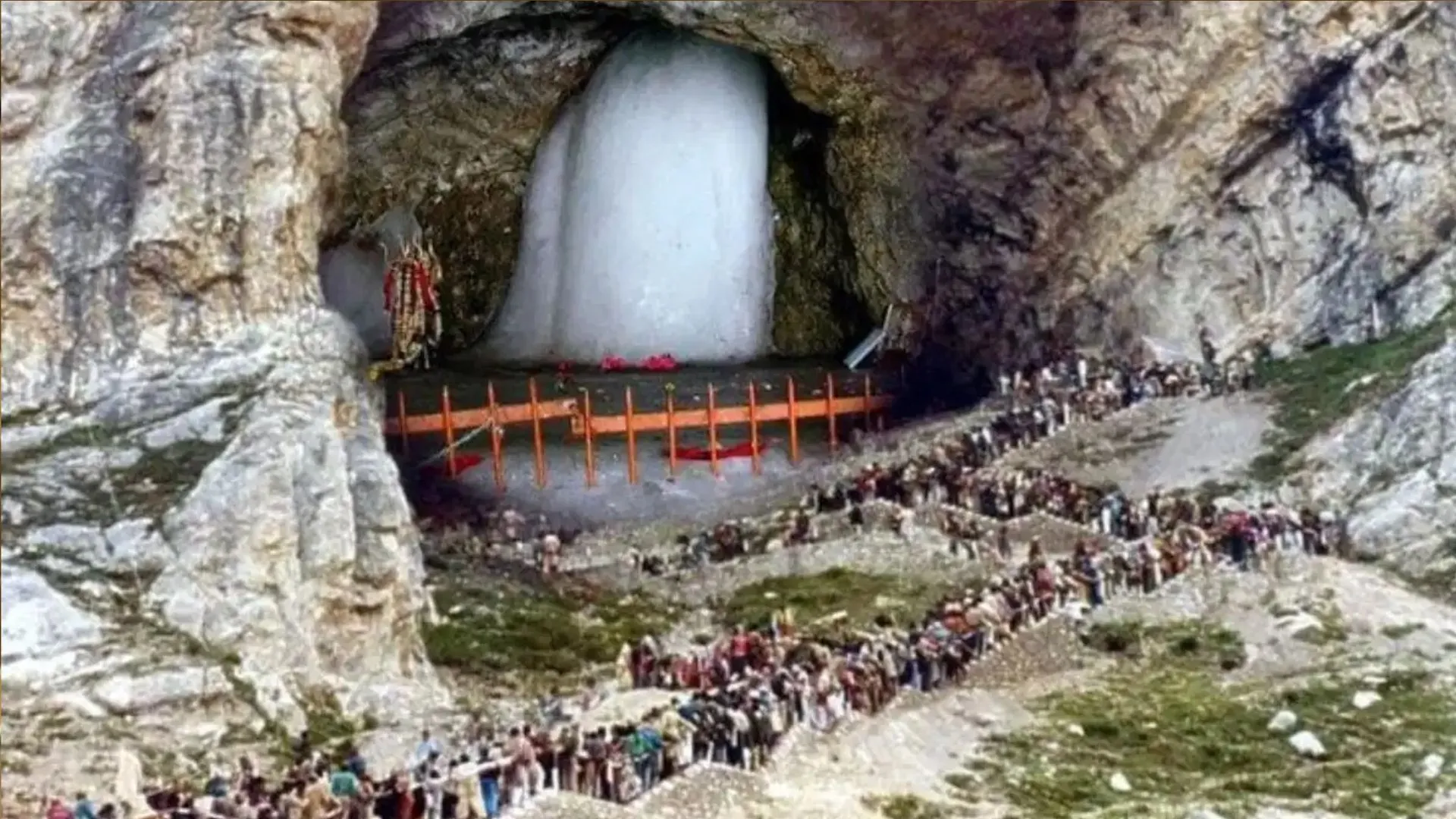 Amarnath Yatra 2024: अमरनाथ गुफा मंदिर के लिए 6500 से अधिक तीर्थयात्रियों का नया जत्था रवाना 
