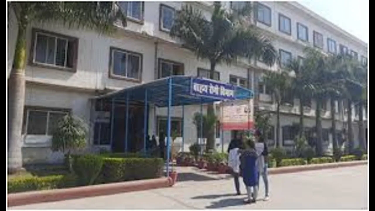 भाषा विश्वविद्यालयः समर्थ पोर्टल से प्रवेश प्रारंभ, विश्वविद्यालय में प्लेसमेंट ड्राइव का आयोजन, 5 विद्यार्थियों का कैंपस प्लेसमेंट