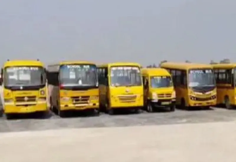 मुरादाबाद : निजी स्कूल भी खुले, 250 से ज्यादा स्कूल बसों की नहीं हुई फिटनेस जांच...स्कूल प्रशासन को भेजा है नोटिस