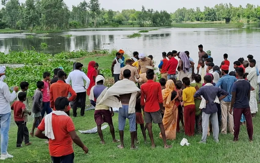 सीतापुर: 5 दिन पूर्व डूबी महिला का नदी में उतराता मिला शव, पैर फिसलने से हुआ था हादसा