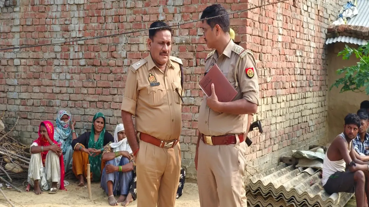 सुलतानपुर: सोते समय महिला की कुल्हाड़ी से गला काटकर हत्या, जांच में जुटी पुलिस