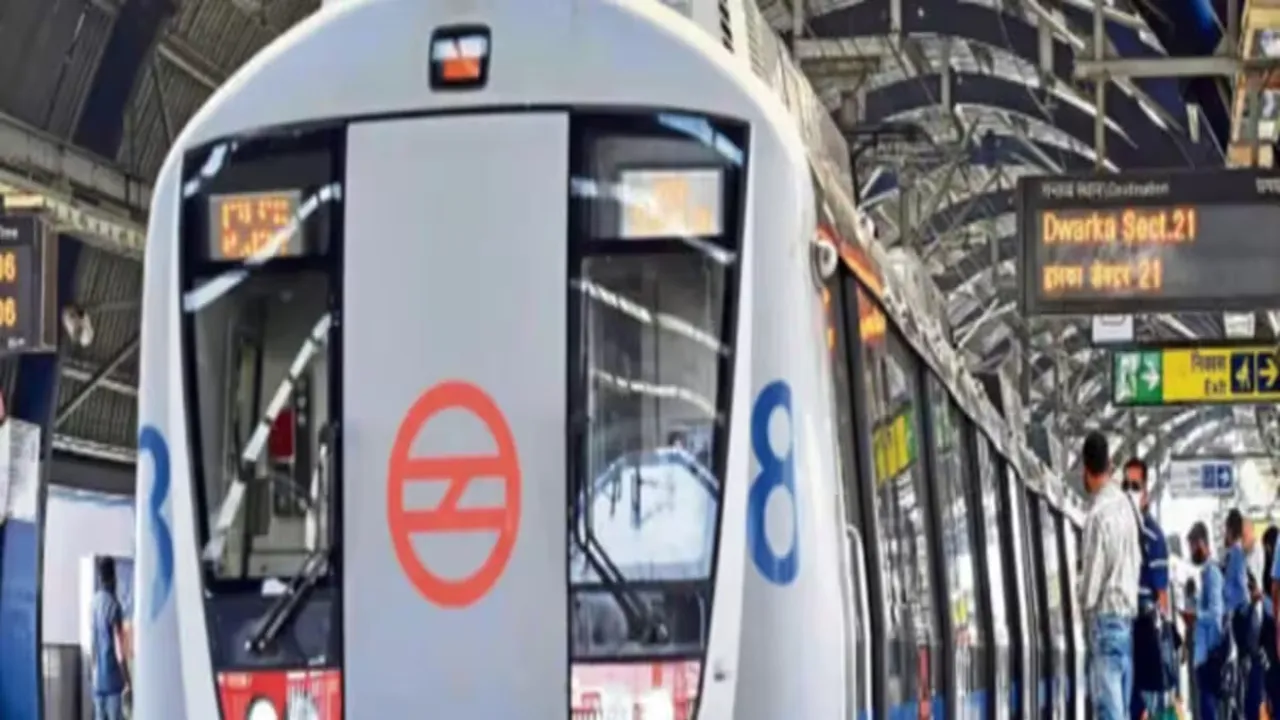 DMRC का बड़ा एक्शन: महिलाओं के लिए आरक्षित डिब्बों में घुसने पर 1900 से अधिक यात्रियों का किया चालान