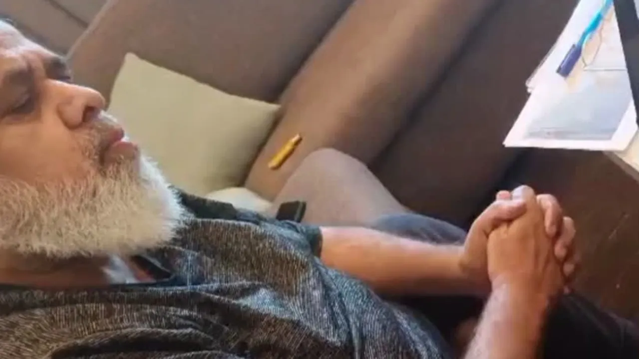 लखनऊ: यूएई में बैठकर बयान देते हुए हाजी इकबाल का Video वायरल