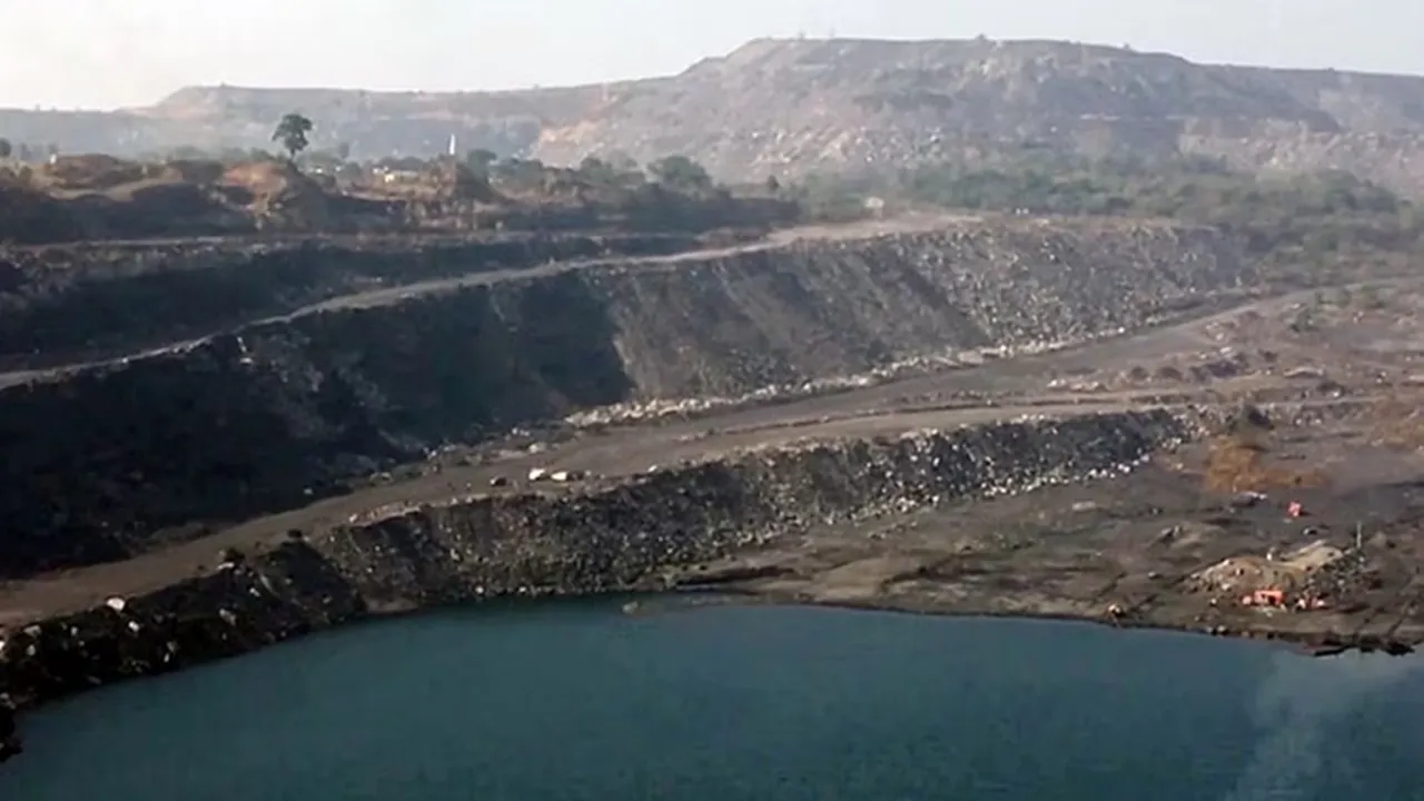 केंद्र ने झारखंड सरकार को दी चेतावनी, कहा- आप कदम नहीं उठाएंगे तो हम  खानों की करेंगे नीलाम 