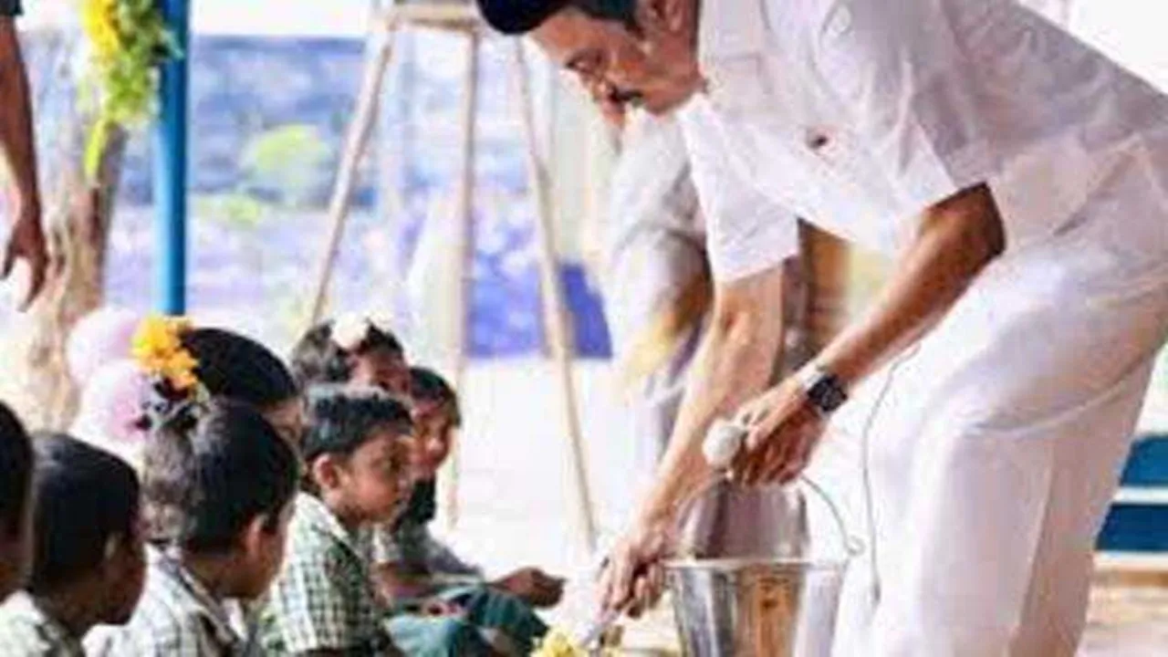तमिलनाडु: सीएम एमके स्टालिन ने सरकारी सहायता प्राप्त स्कूलों में शुरू की मुख्यमंत्री नाश्ता योजना