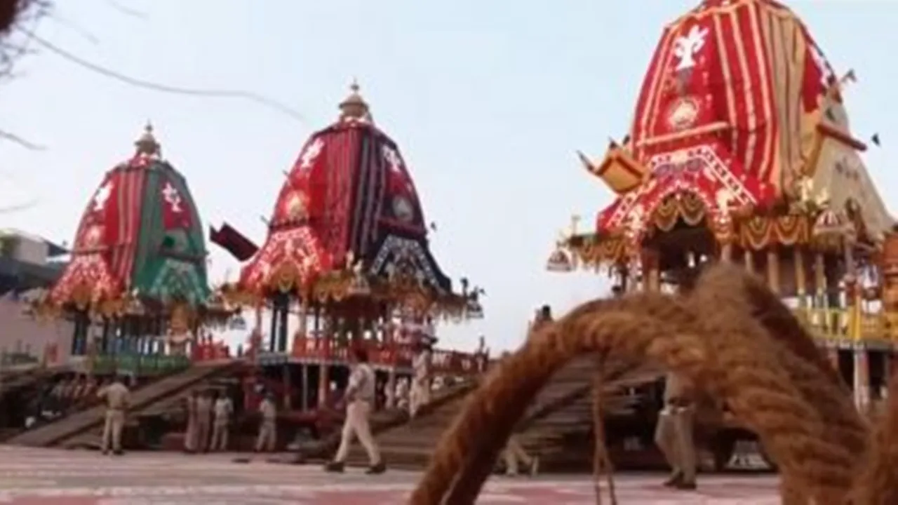 ओडिशा: भगवान जगन्नाथ के ‘स्वर्ण भेष’ आयोजन से पहले पुरी में कड़ी की गई सुरक्षा व्यवस्था 