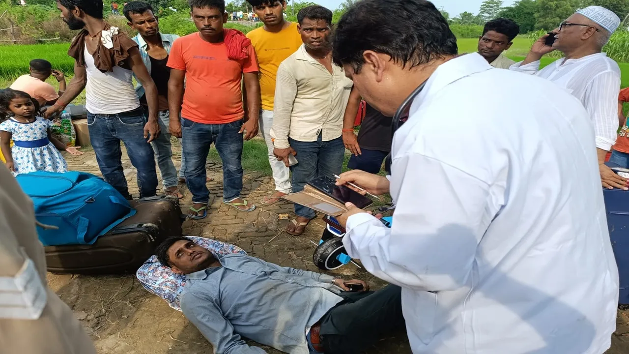 गोंडा ट्रेन हादसा: यात्री बोले- तेज खड़खड़ाहट की आवाज हुई, कुछ समझ पाते इसके पहले ही पलट गयी ट्रेन 