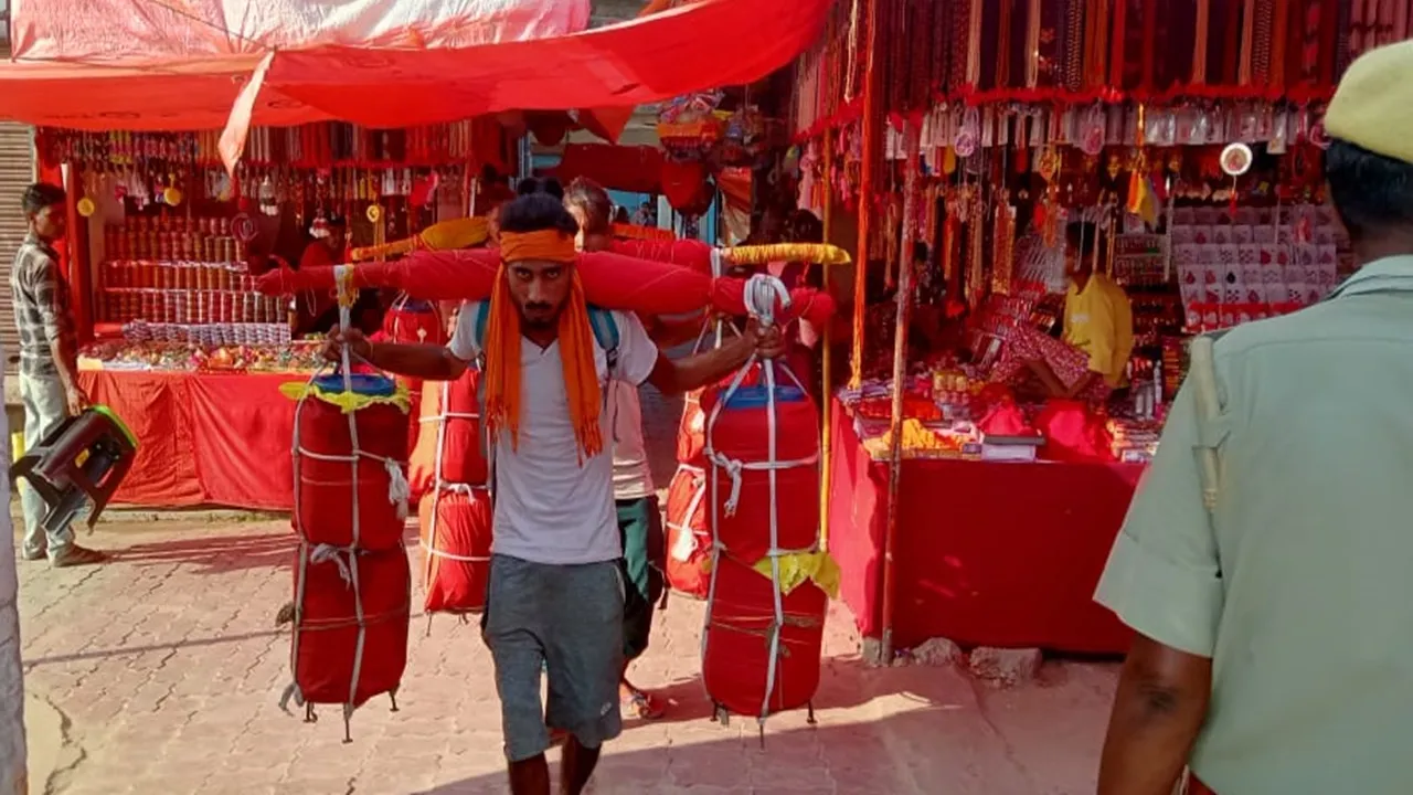 सावन का दूसरा सोमवार आज: लोधेश्वर महादेवा में जलाभिषेक को उमड़े श्रद्धालु, दूर- दूर से कांवर लेकर पहुंचे शिव भक्त