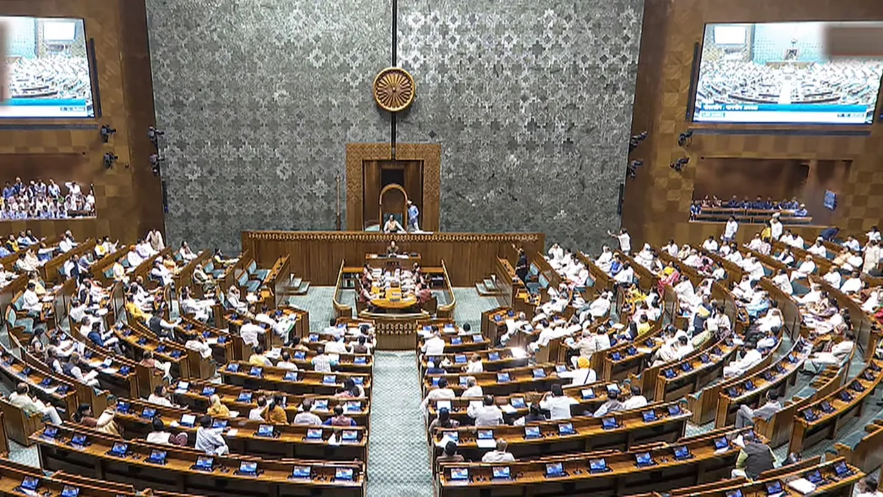 दिल्ली कोचिंग हादसा: छात्रों की मौत के मामले में लोकसभा सदस्यों ने व्यापक जांच की उठाई मांग 