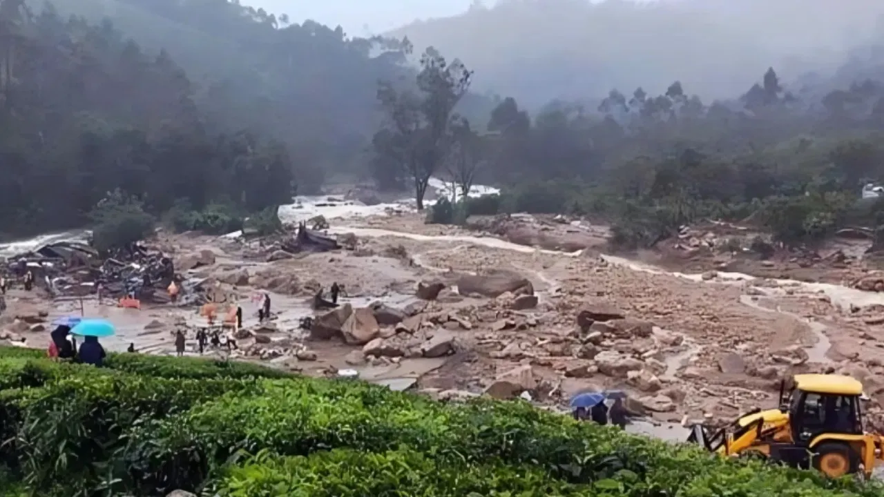 केरल भूस्खलन: लापता लोगों की संख्या का पता लगाने में जुटा प्रशासन 
