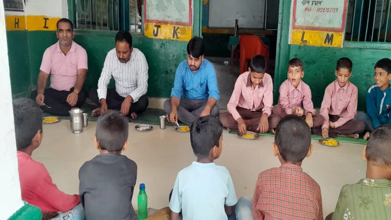 गोंडा: परिषदीय स्कूलों के बच्चों को मिलेगा सप्लीमेन्ट्री न्यूट्रिशन, सप्ताह में एक दिन खायेंगे चिक्की-गजक, जानें कब से लागू होगी यह योजना  