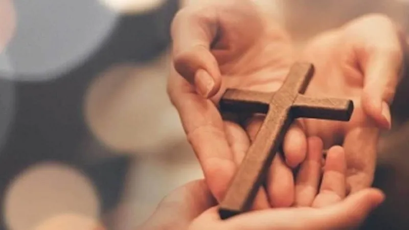 बरेली: बच्चों का करा रहे थे 'धर्म परिवर्तन'...रुपये देने का भी दिया लालच, पादरी समेत तीन गिरफ्तार