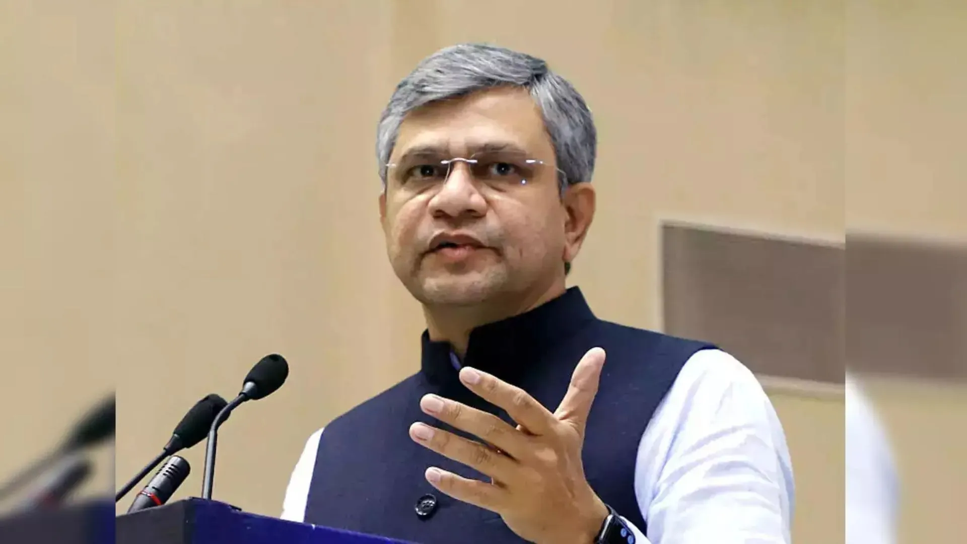 'IT मंत्रालय वैश्विक व्यवधान पर Microsoft के संपर्क में, NIC पर असर नहीं', बोले अश्विनी वैष्णव 