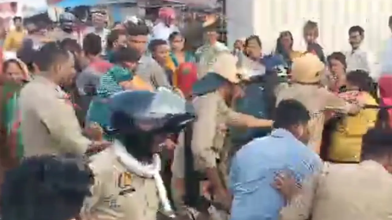 Unnao Murder: युवक की हत्या के बाद आरोपियों पर नहीं हुईं कोई कार्रवाई, परिजनों ने हाईवे किया जाम 