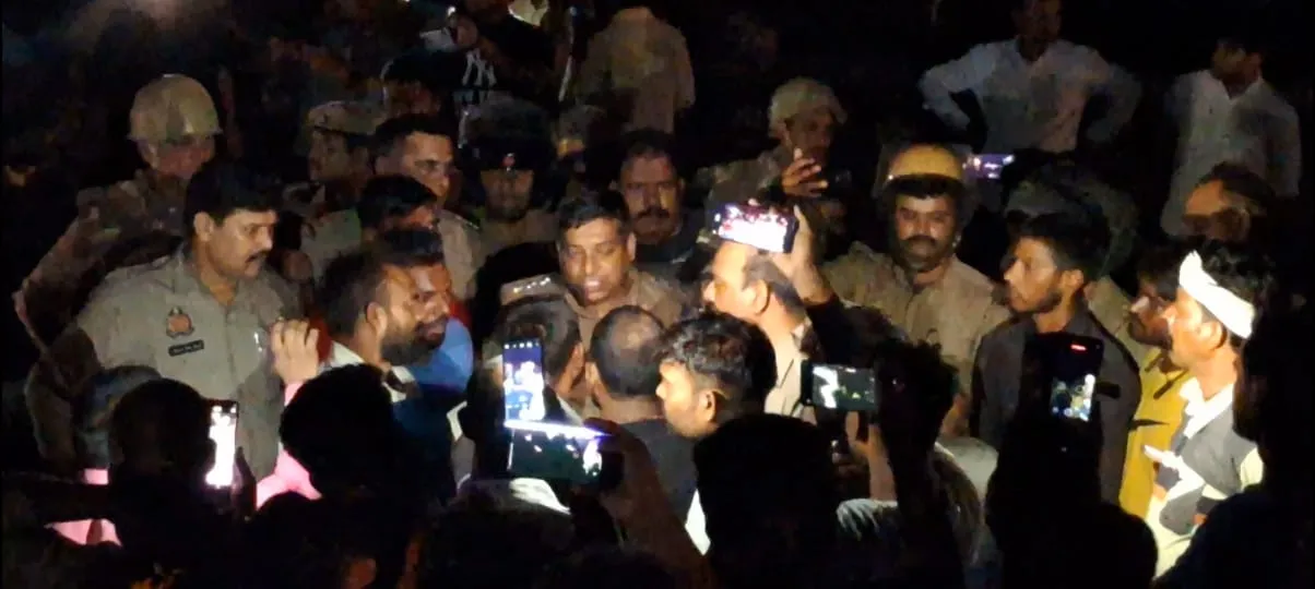 Kanpur Accident: सड़क हादसे में युवक की मौत...गुस्साए लोगों ने हाईवे किया जाम, पथराव, घंटों तक चलता रहा हंगामा