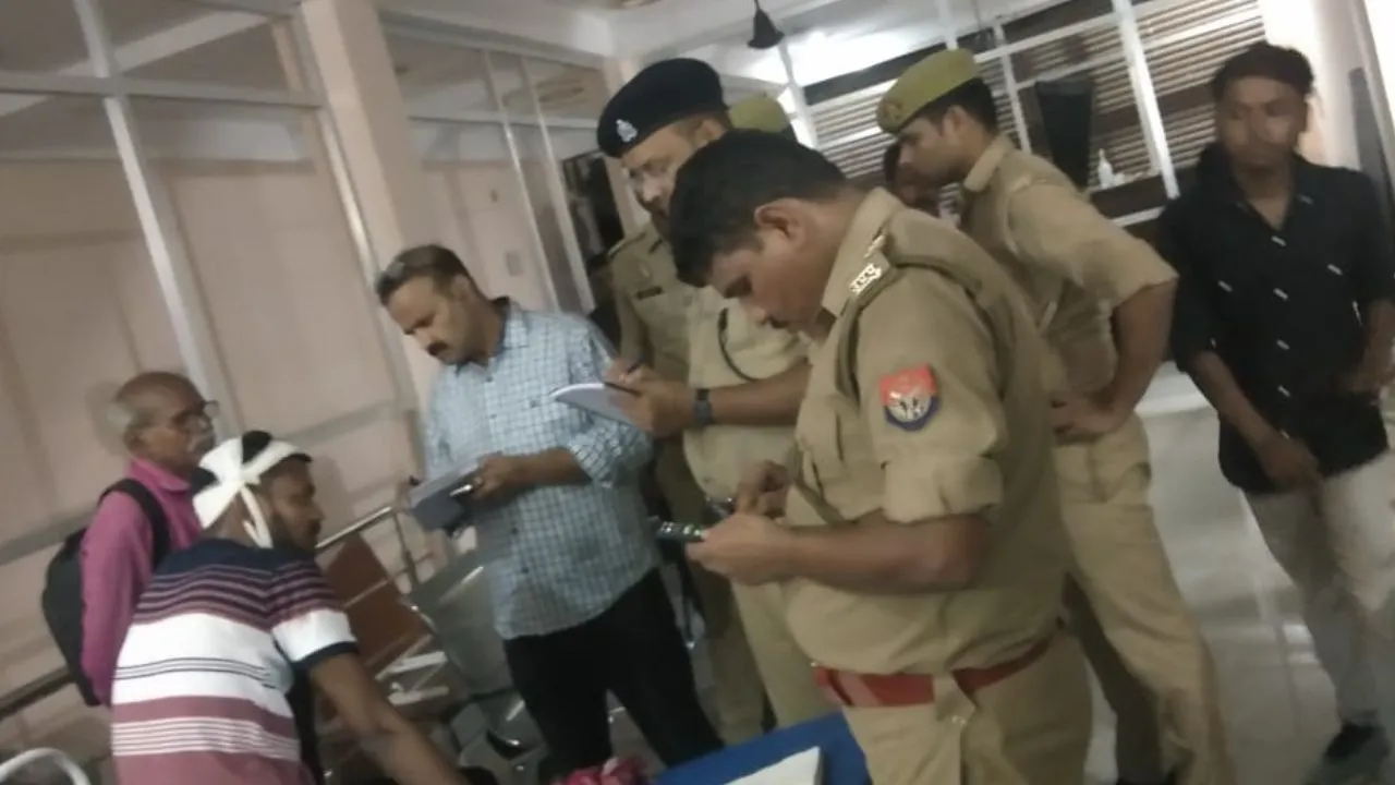 Unnao Crime: बाइक सवार बदमाशों ने कैफे संचालक से लूटी डेढ़ लाख की नगदी...सिर पर वारकर हो गए फरार
