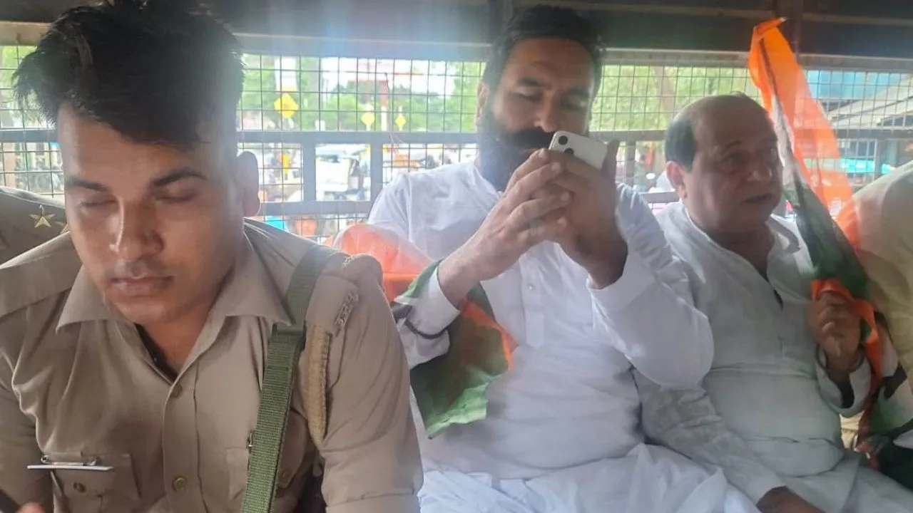 Pilibhit News: कांग्रेसियों के विरोध को लेकर अलर्ट रही पुलिस..जिलाध्यक्ष समेत कई पकड़े गए, पुतला फूंकने की थी तैयारी 