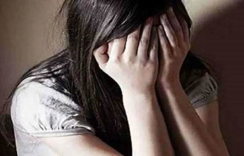 बदायूं: कोर्ट का आदेश भी नहीं मानती कुंवरगांव थाना पुलिस! दुष्कर्म पीड़िता काट रही चक्कर