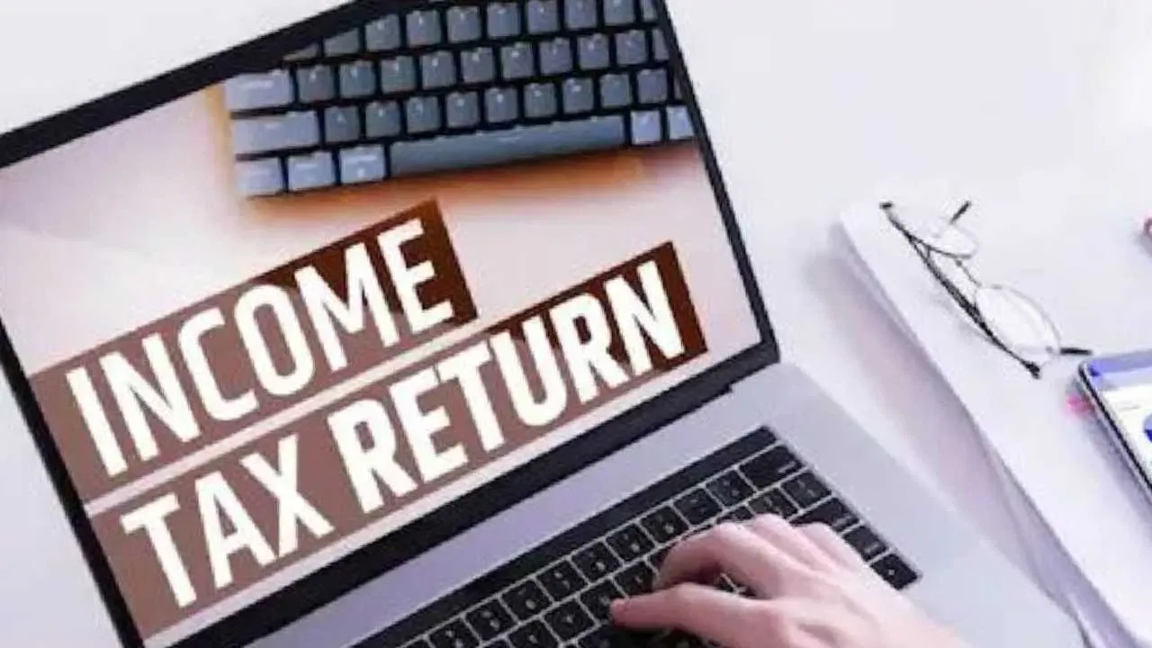 बरेली: इन्कम टैक्स रिटर्न भरने की तारीख नजदीक, विभाग का पोर्टल सुस्त