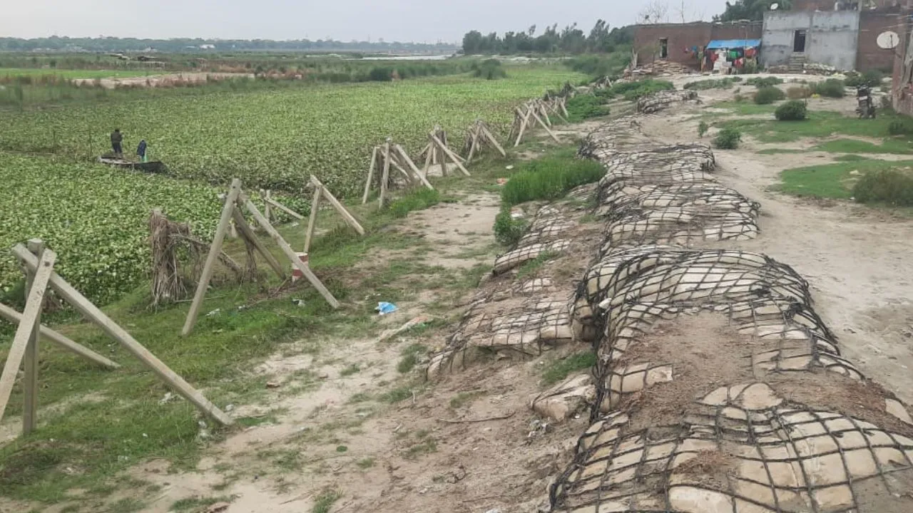 Unnao: गंगाघाट में चंपापुरवा और रविदास नगर बस्ती के सामने कटान का खतरा फिर मंडराया...सिंचाई विभाग ने अभी तक नहीं लिया संज्ञान