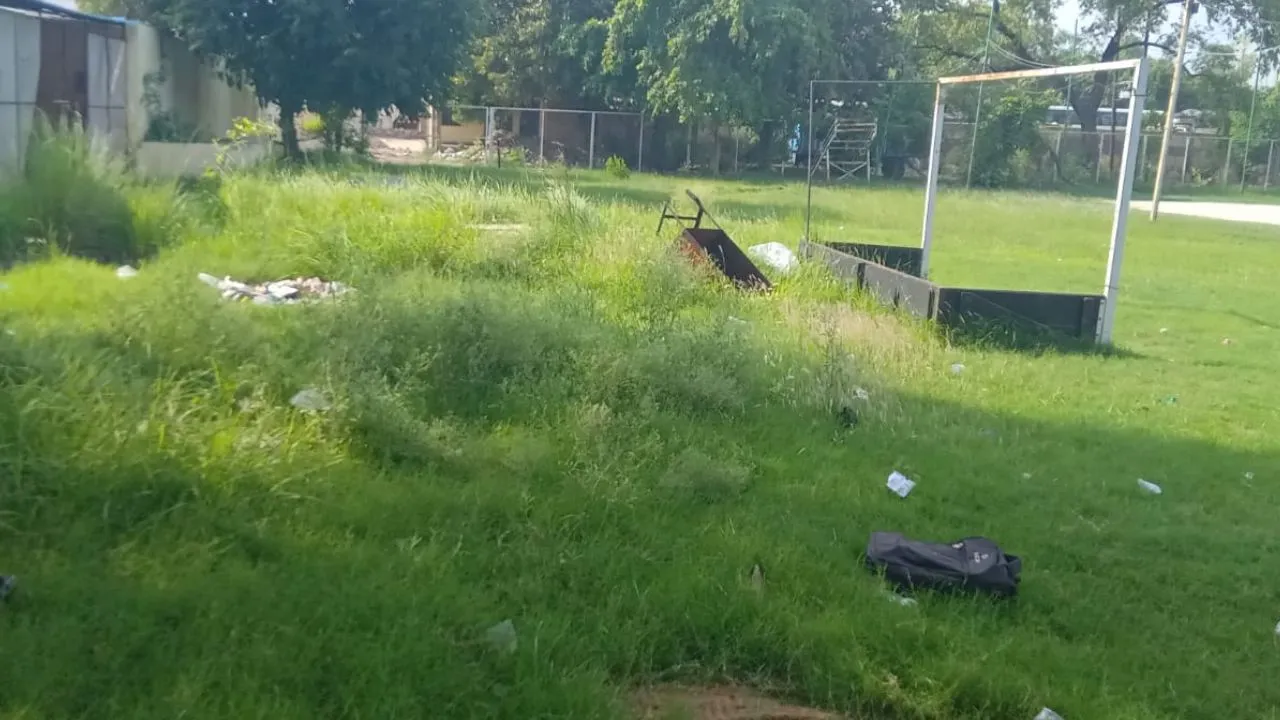 Unnao News: बदहाली के आंसू बहा रहा जिला स्पोर्ट्स स्टेडियम, खिलाड़ी बोले- कमरों में बैठे कोच नहीं देते कोई जानकारी  