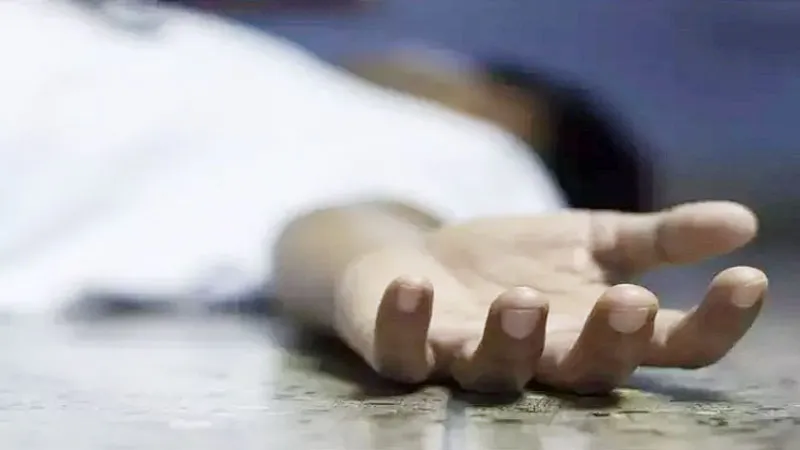गोंड़ा : खेत की सुरक्षा के लिए लगाए गए कंटीले तार में दौड़ा रखा था बिजली का करंट,चपेट में आकर किशोर की मौत