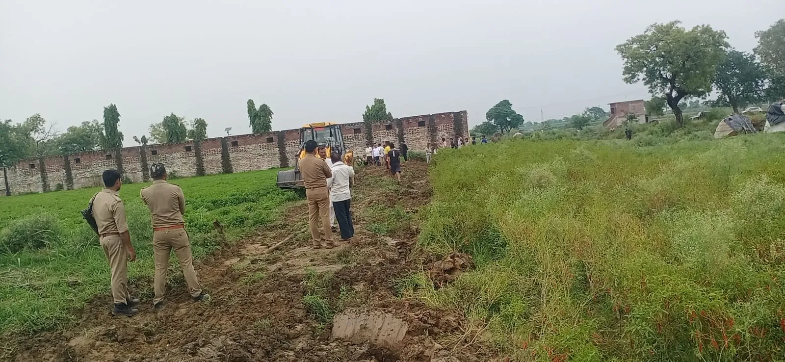 बदायूं: 35 साल पुराना केस निपटा, हिंदुओं ने कर्बला तक जाने का रास्ता बनवाने को दी जमीन...जानिए भाईचारे की मिसाल का यह मामला