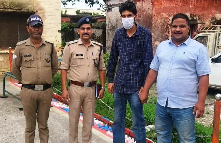 रामनगर: धोखाधड़ी के मामले में फरार आरोपी को जम्मू से किया गिरफ्तार                        