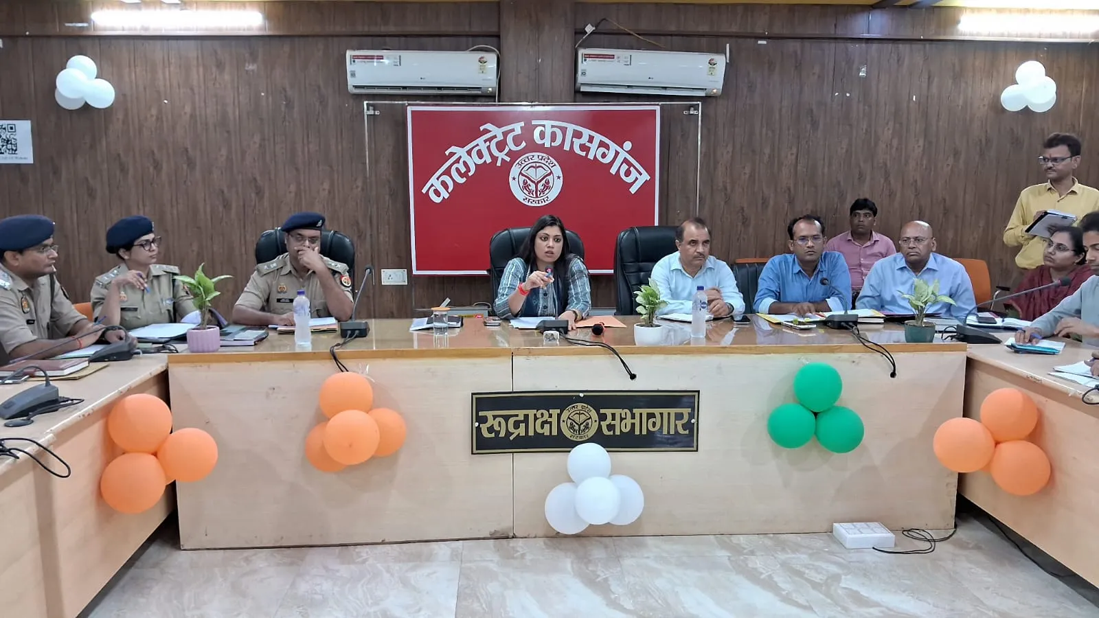 कासगंज: कांवड़ यात्रा को लेकर व्यवस्थाएं करें पूरी, रोस्टर के अनुसार लगे कर्मचारियों की ड्यूटी- डीएम 