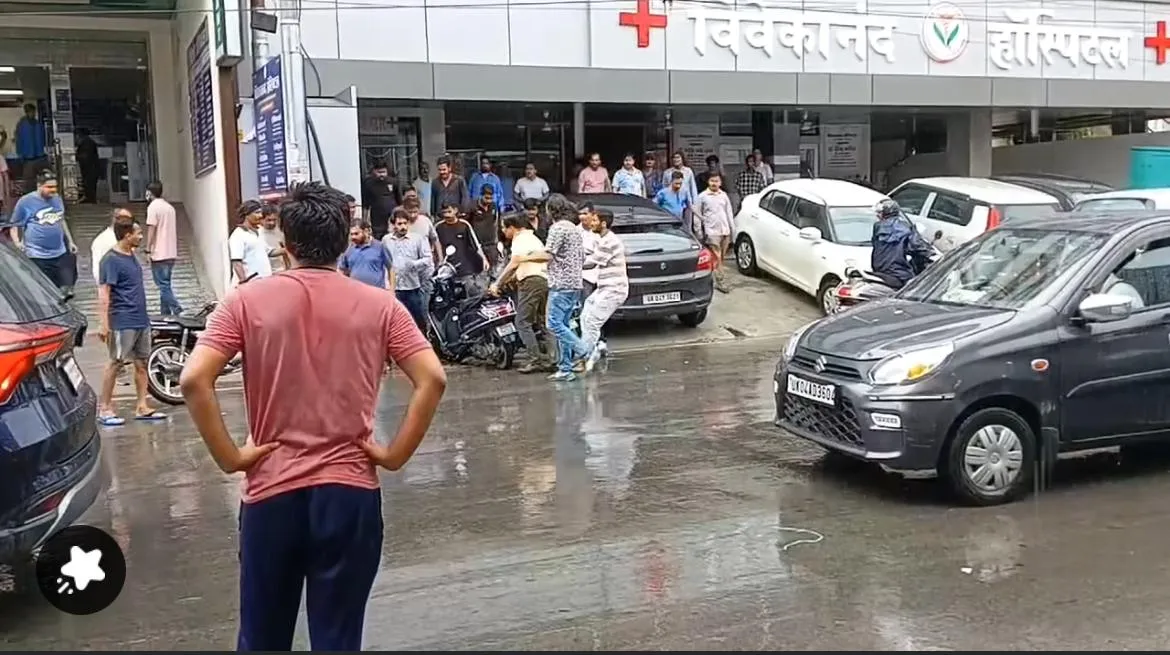 हल्द्वानी: छात्रसंघ अध्यक्ष पर डकैती का मुकदमा...चिकित्सक ने सौंपी पुलिस को तहरीर