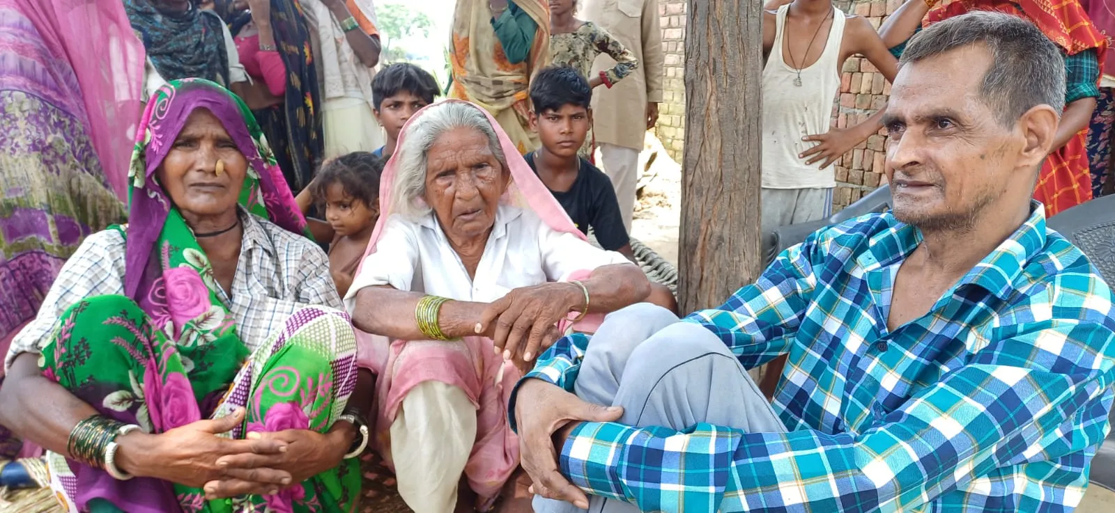 संभल: 24 साल बाद घर लौटा ग्रामीण तो परिवार में छाई खुशियां, मां बोली- नहीं थी बेटे के आने की उम्मीद
