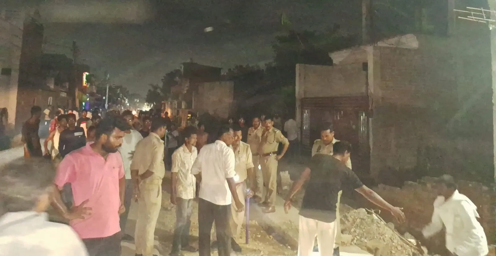 प्रयागराज: मामूली विवाद में दो पक्षों में जमकर मारपीट, तीन युवक घायल