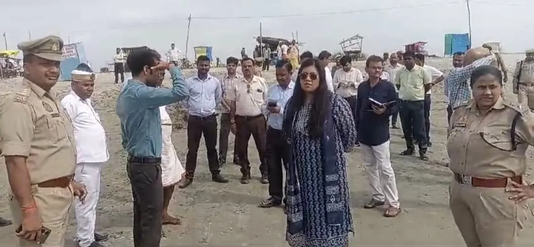 कासगंज: लहरा घाट पर नहीं लगाए CCTV कैमरे...न ही साउंड व्यवस्था, डीएम ने जताई नाराजगी