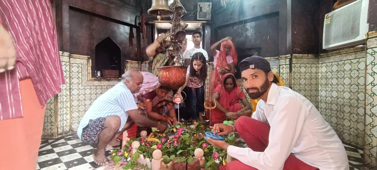 कासगंज: सावन का पहला सोमवार आज...सजे भोले के मंदिर, शिवालयों में श्रद्धालुओं की भीड़