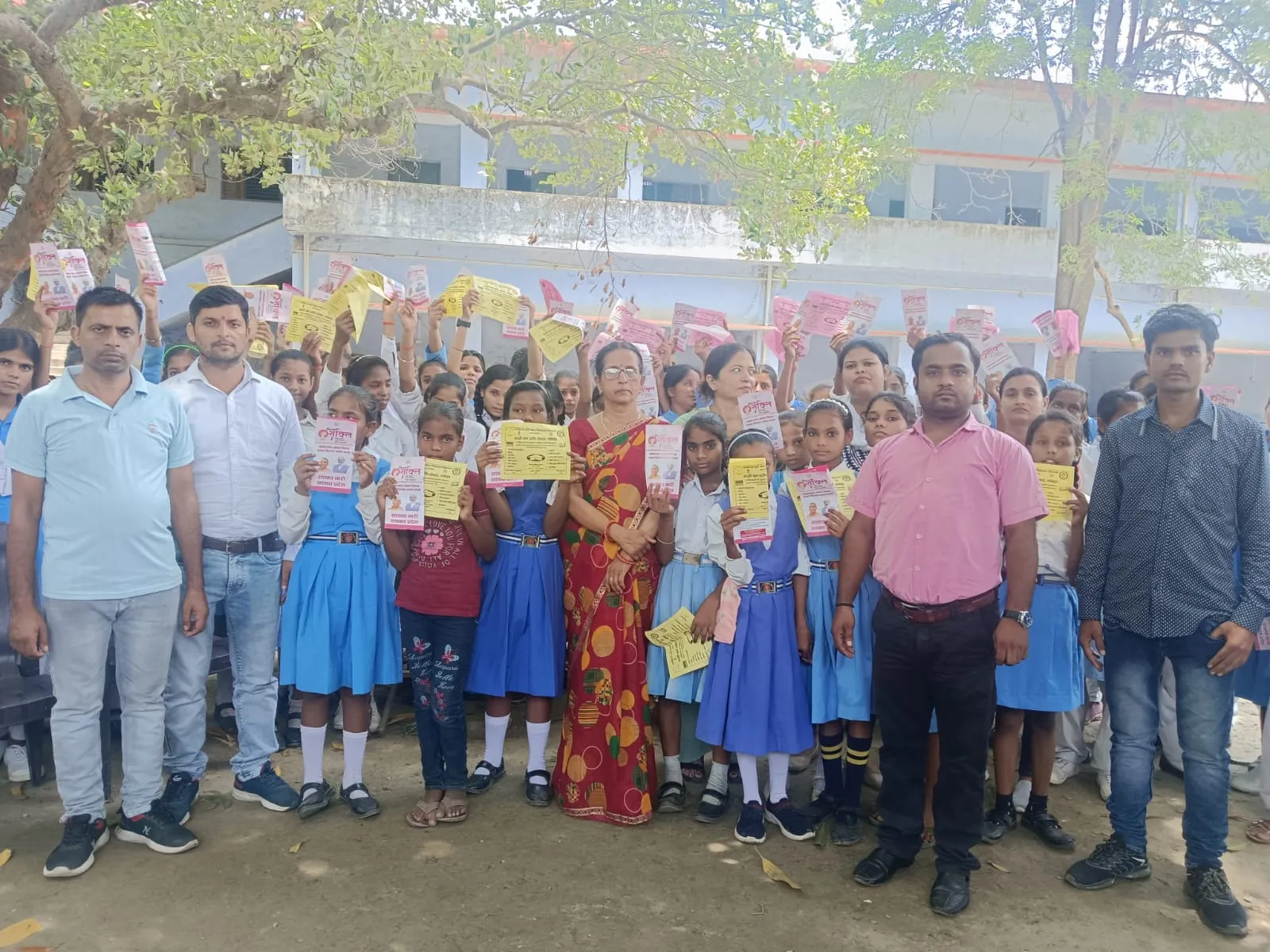 गोंडा: चाइल्ड हेल्पलाइन ने जागरूकता कार्यक्रम का आयोजन कर बेटियों को दिया सुरक्षा, सम्मान व स्वावलंबन का संदेश