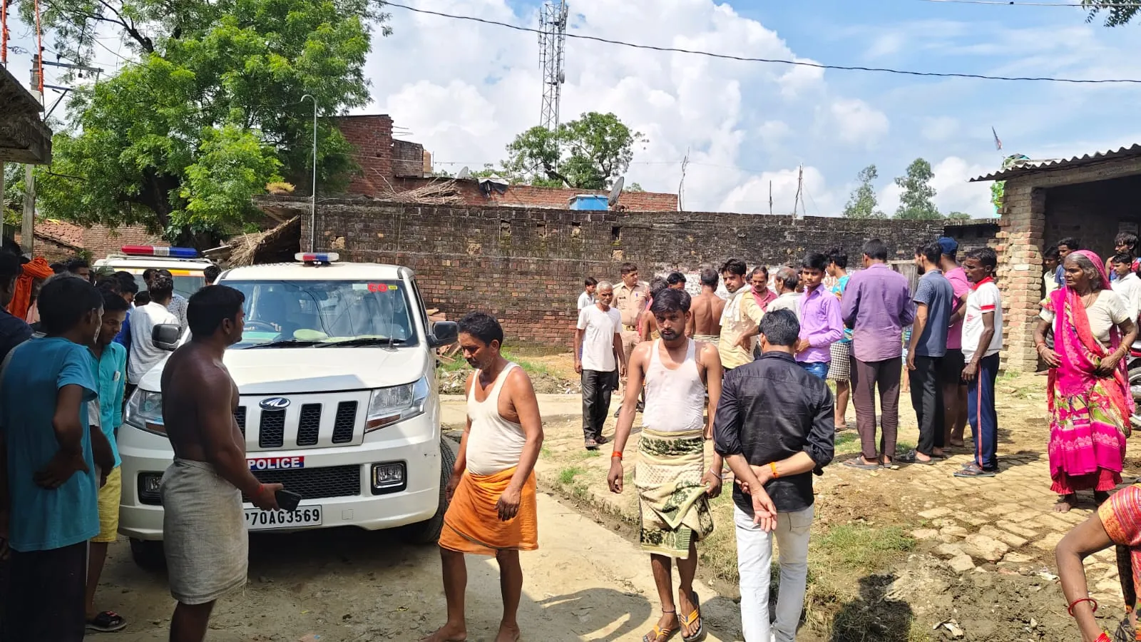 पीलीभीत: विवाद के बाद पत्नी को ले गए मायके वाले...दूसरे दिन फंदे से लटका मिला पति का शव, जानें पूरा मामला