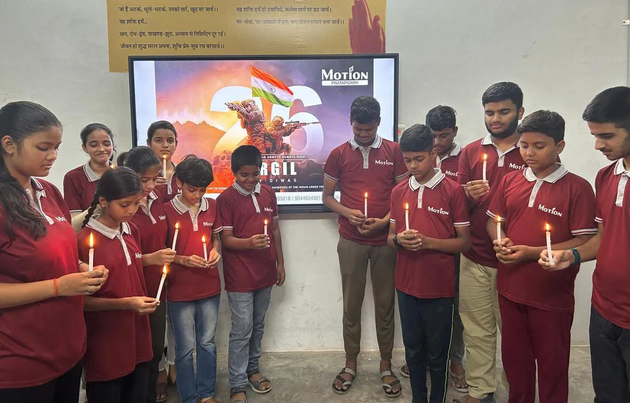 कारगिल विजय दिवस: वीर जवानों को याद कर शहीदों को दी श्रद्धांजलि