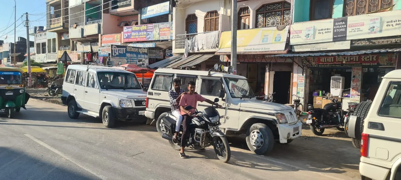 सुल्तानपुर: लंभुआ में जीएसटी कमिश्नर के छापे से मचा हड़कंप, कई दुकानदार शटर गिराकर हुए फरार
