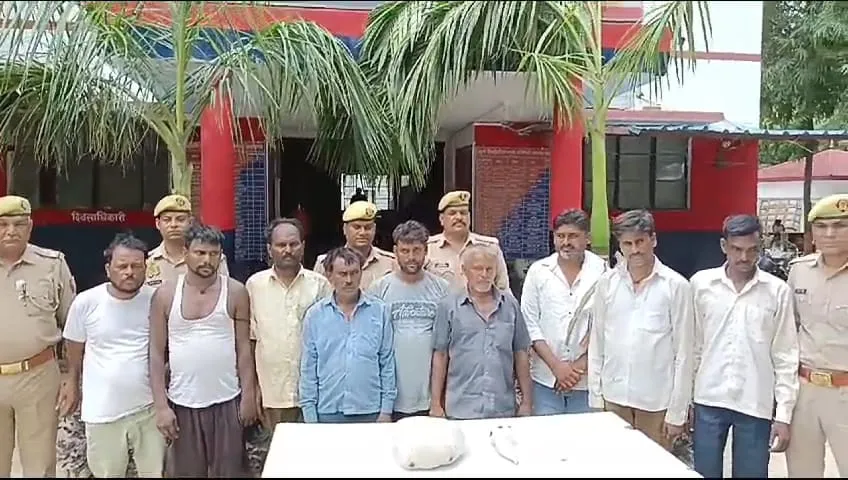 प्रतापगढ़: तुगलकी फरमान पर पति समेत पंचायत में शामिल 17 आरोपियों को पुलिस ने भेजा जेल, जानें मामला