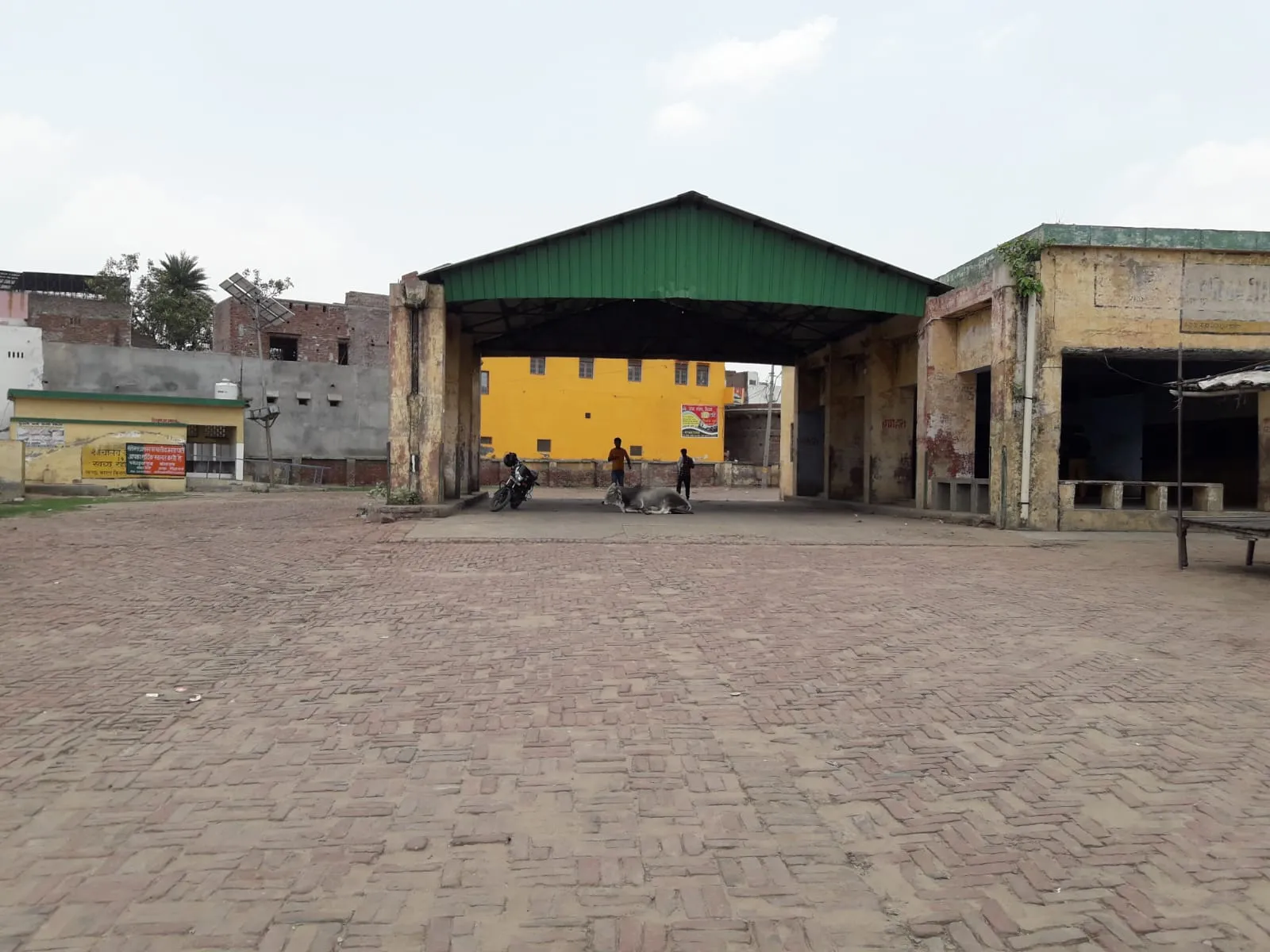 कासगंज: तीर्थनगरी की बदहाल तस्वीर दिखाता 'सोरों का बस स्टैंड', सुविधाओं को दर-दर भटकते यात्री