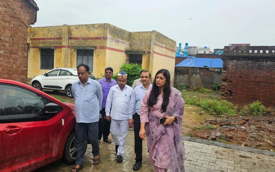 कासगंज: डीएम को निरीक्षण में मिली अनियमितताएं, जताई नाराजगी