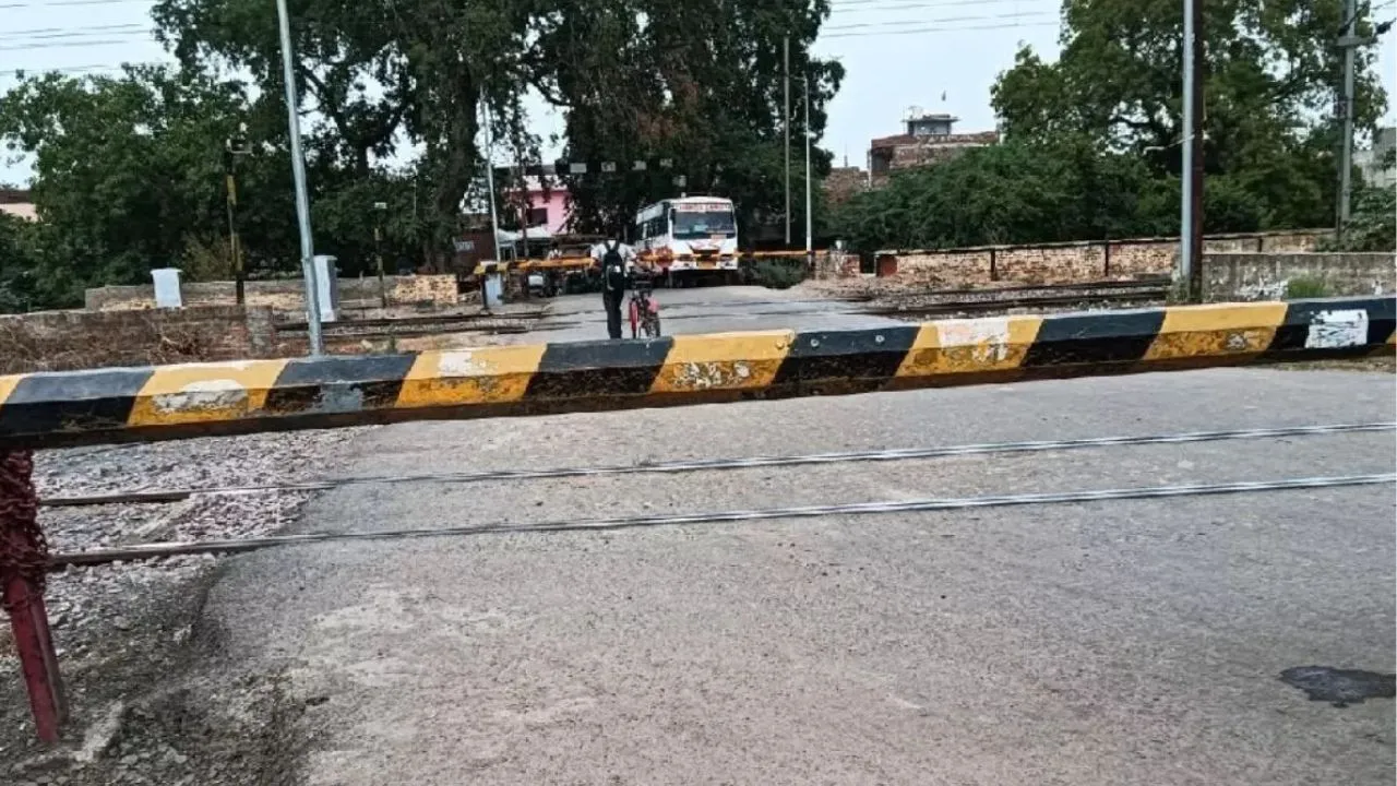 Kanpur: पीडब्ल्यूडी ने फोरलेन पुल का प्रस्ताव सेतु निगम को भेजा; चकेरी क्रॉसिंग पर बनेगा पुल, कैंट बोर्ड को किया जाएगा शामिल 