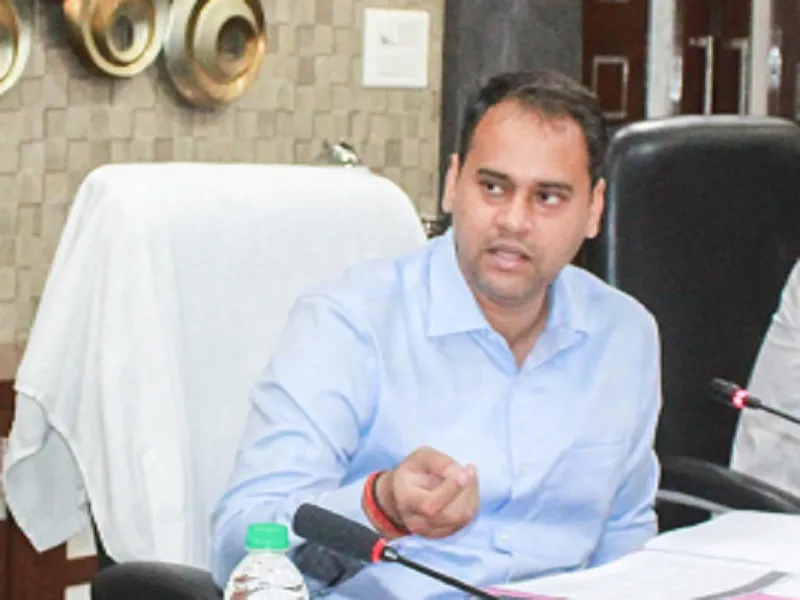 मुरादाबाद : पशुओं को चारा खिलाने के दौरान बरतें सावधानी, डीएम ने जारी की एडवाइजरी