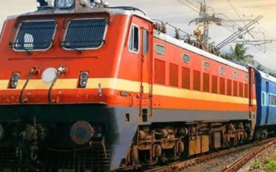 बरेली: लंबी दूरी की ट्रेनों में लगे आईसीएफ कोच यात्रियों के लिए बने मुसीबत का सबब, आए दिन एसी काम नहीं करने की आ रहीं शिकायतें