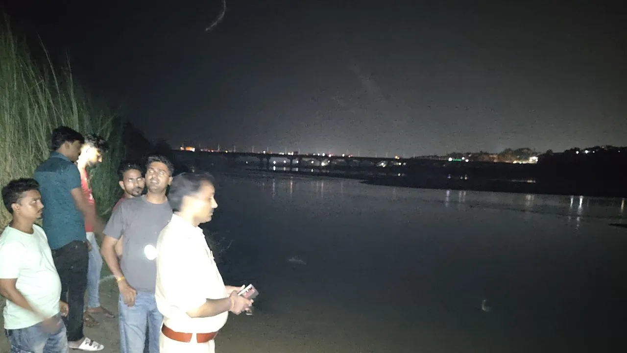 Unnao: पांच युवक गंगा में डूबे; तीन को सकुशल निकाला, दो के शव बरामद, परिजनों में मचा कोहराम