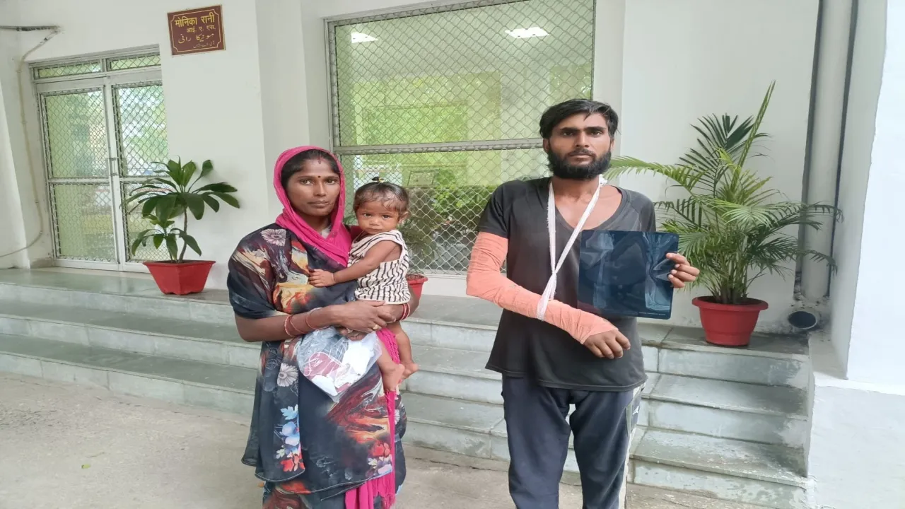 पुलिस की बर्बरता : जुआरी समझ कर मजदूर को उठा ले गई पुलिस, चौकी में जमकर पीटा...